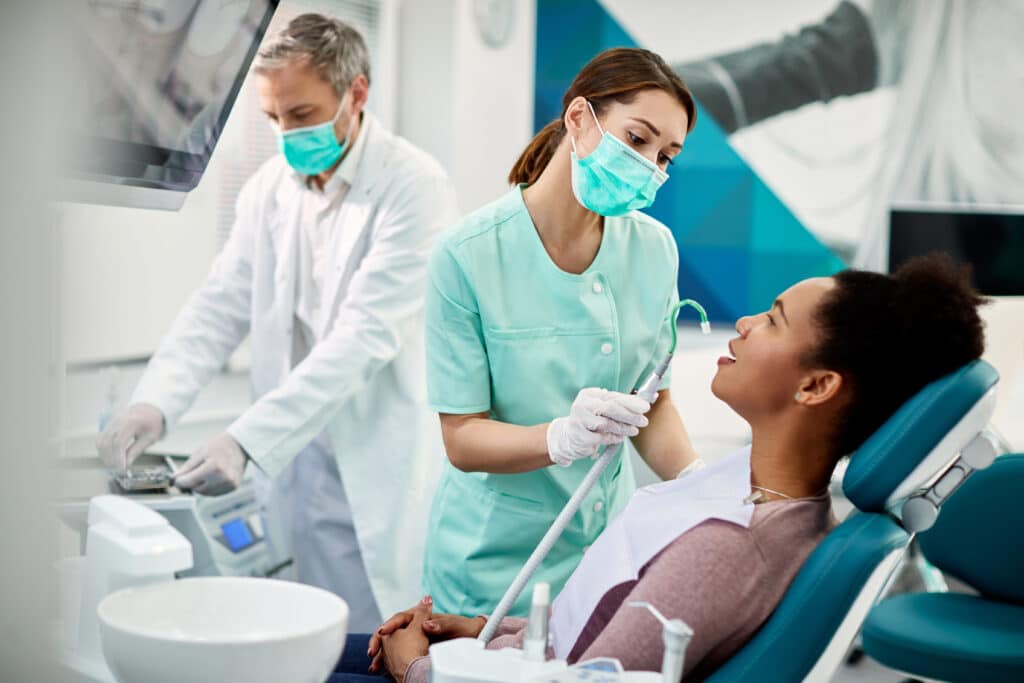 טיפול שיניים סדיר אצל רופא השיניים