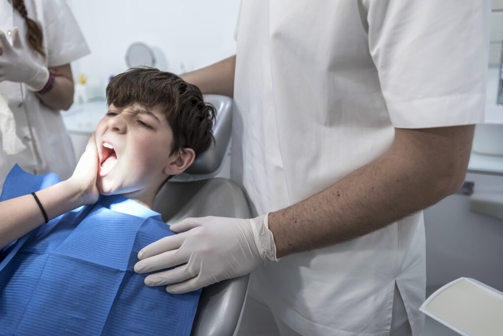מתי לפנות לרופא שיניים חירום